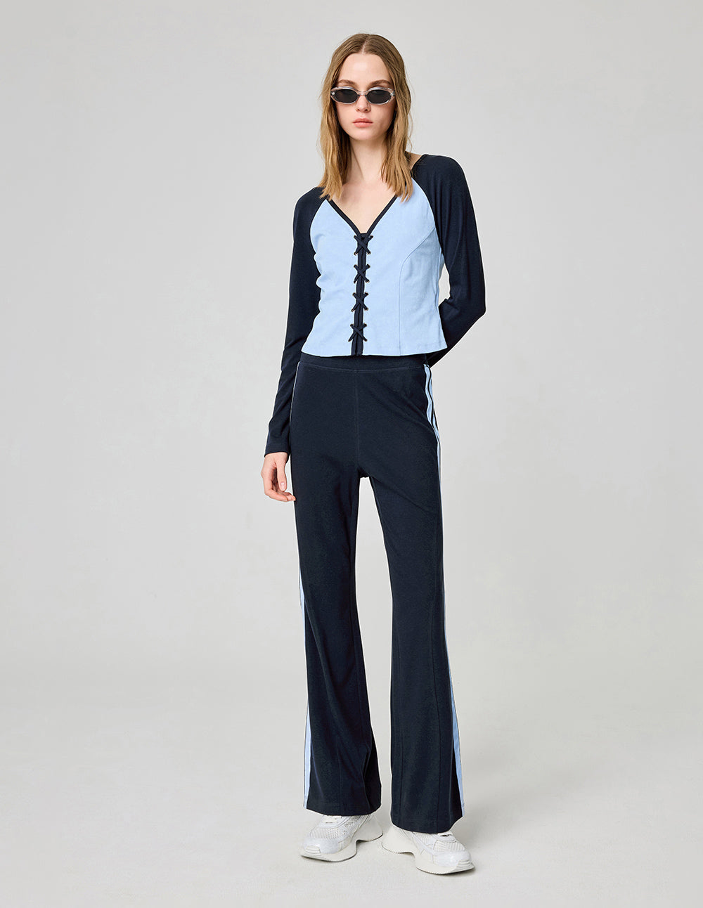 Women's Citywalk V-Neck Contrast Top