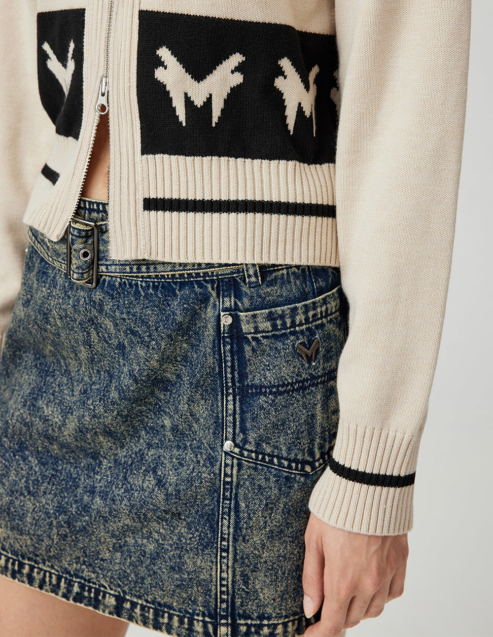 MF light beige ribbed stand collar zipper patchwork monster print knit open front