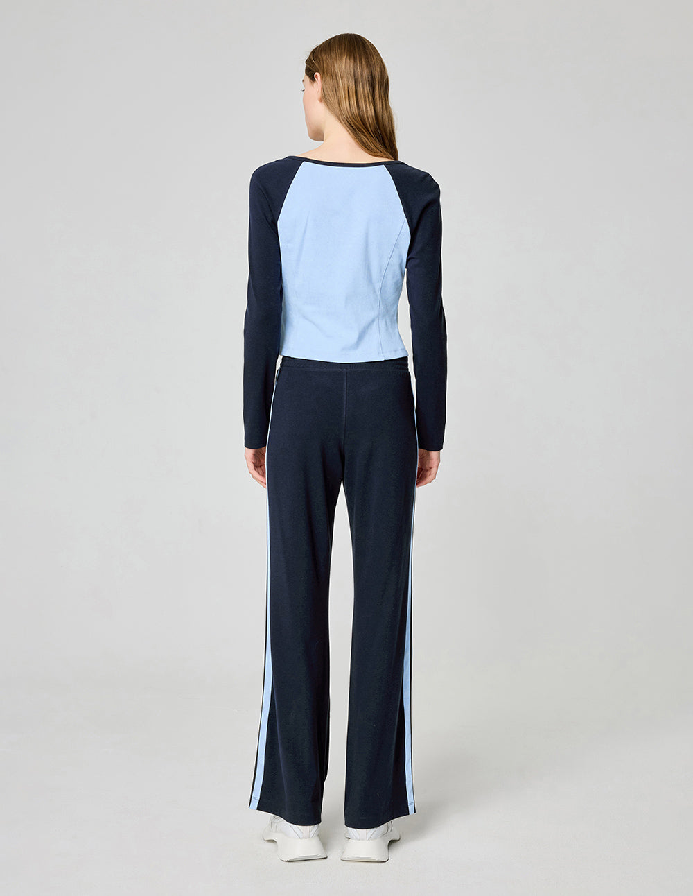 Women's Citywalk V-Neck Contrast Top