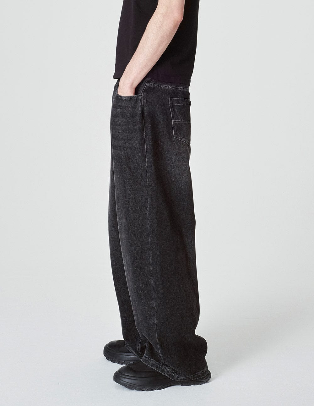 Men's Black Vintage Wash Loose Denim Trousers